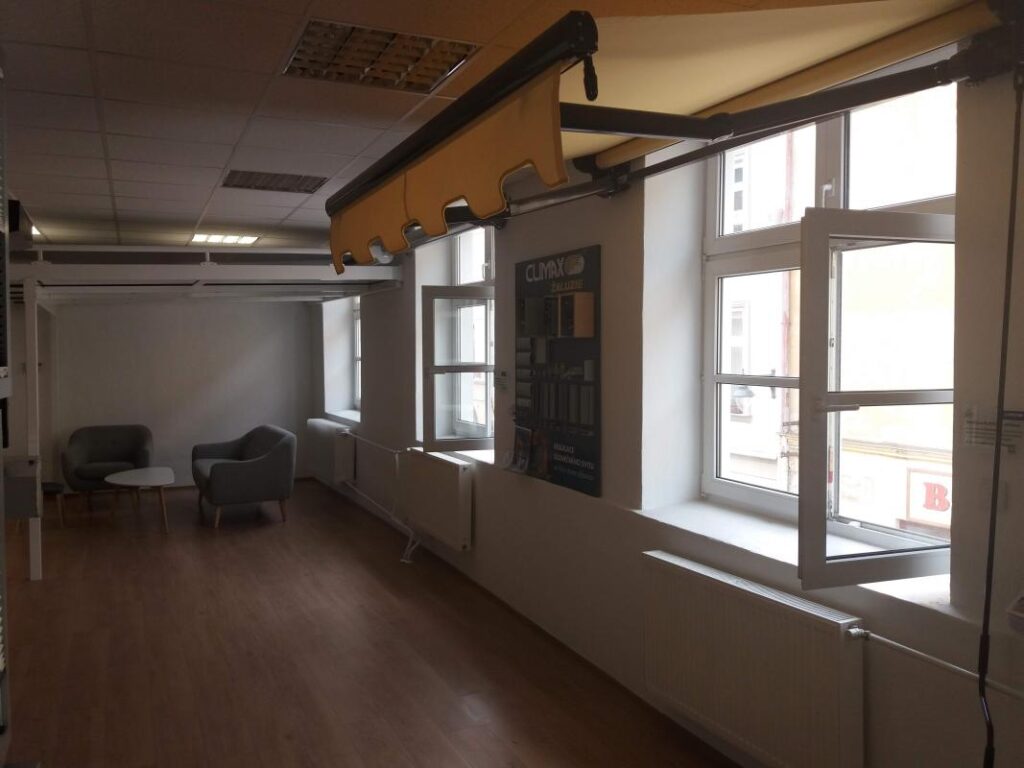 1604917598_orig_1550747843_20180530_100302-1-1